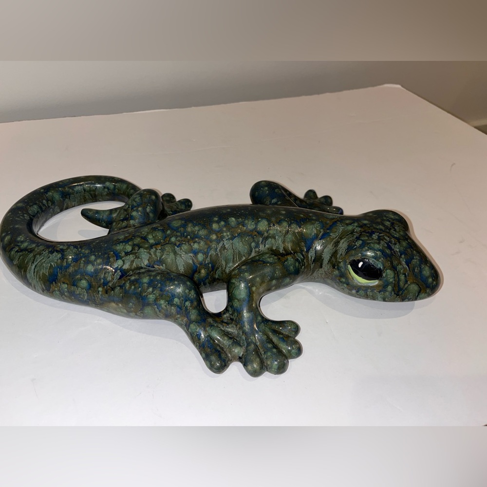 Vintage Unsigned Raku? Studio Art Pottery 14” Green Lizard Geico Sculpture Wall
